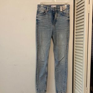 Light wash skinny jeans from Zara